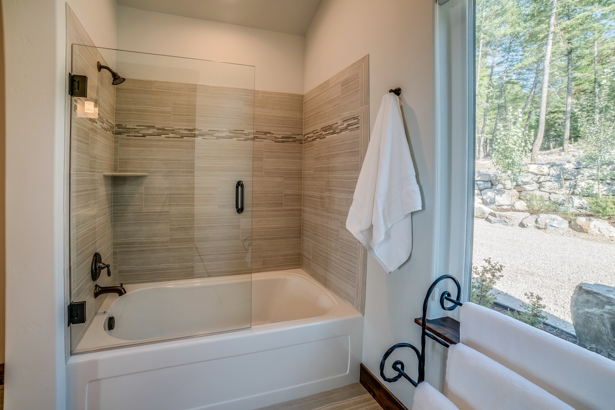 Shower & Tub Installation in Floyd